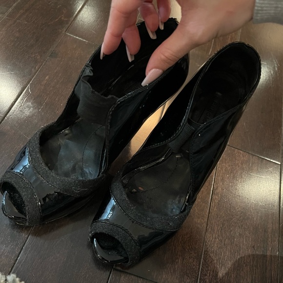 BCBG black heels - Picture 3 of 15